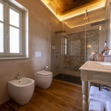 Tenuta Bussia - Wine Relais & *