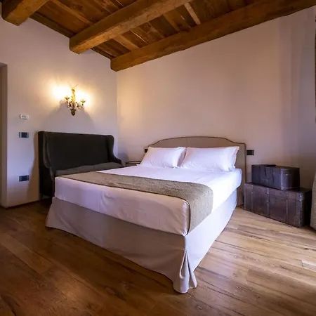 Tenuta Bussia - Wine Relais & Rezort Monforte dʼAlba