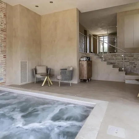 Tenuta Bussia - Wine Relais & Rezort