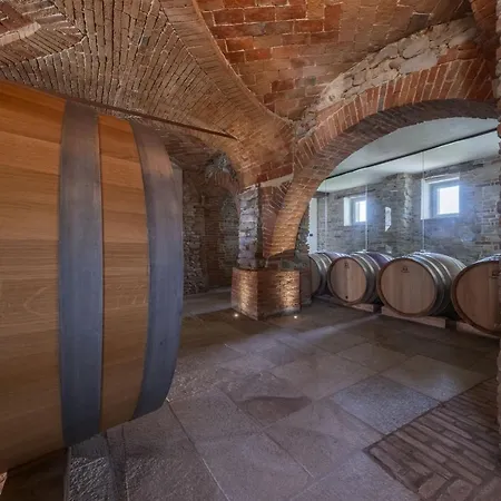 Tenuta Bussia - Wine Relais & *