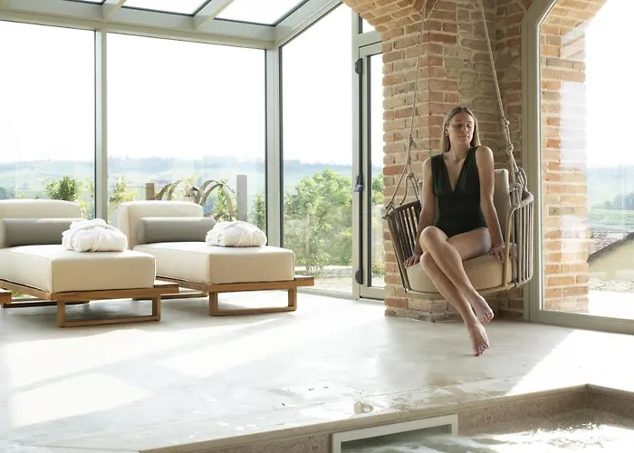 Tenuta Bussia - Wine Relais & *