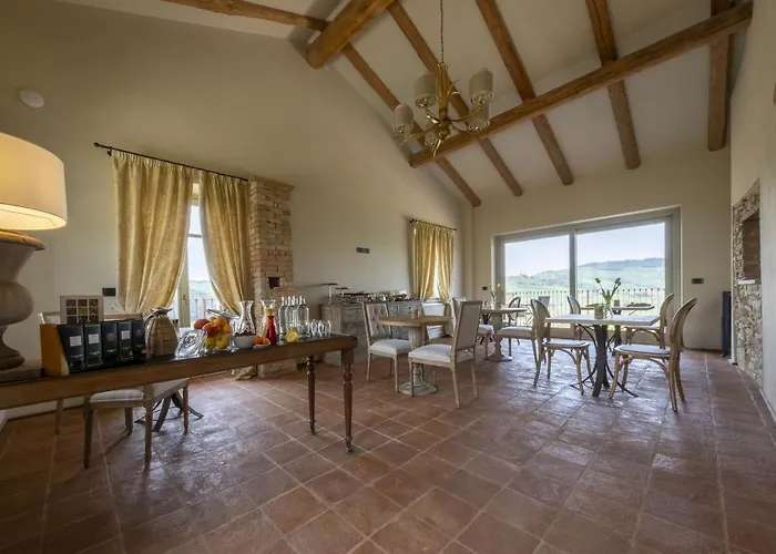 Tenuta Bussia - Wine Relais & * Monforte dʼAlba