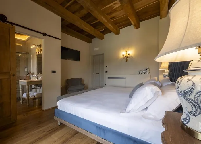 Tenuta Bussia - Wine Relais & Resort Monforte dʼAlba