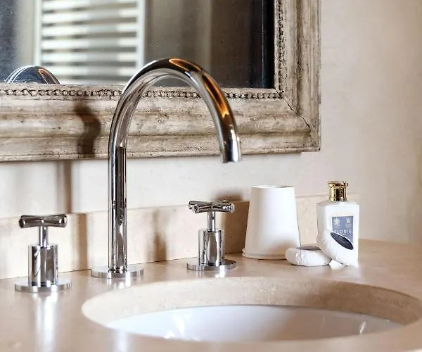 Tenuta Bussia - Wine Relais & Resort *