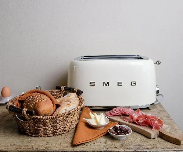 Tenuta Bussia - Wine Relais & * 몬포르테달바